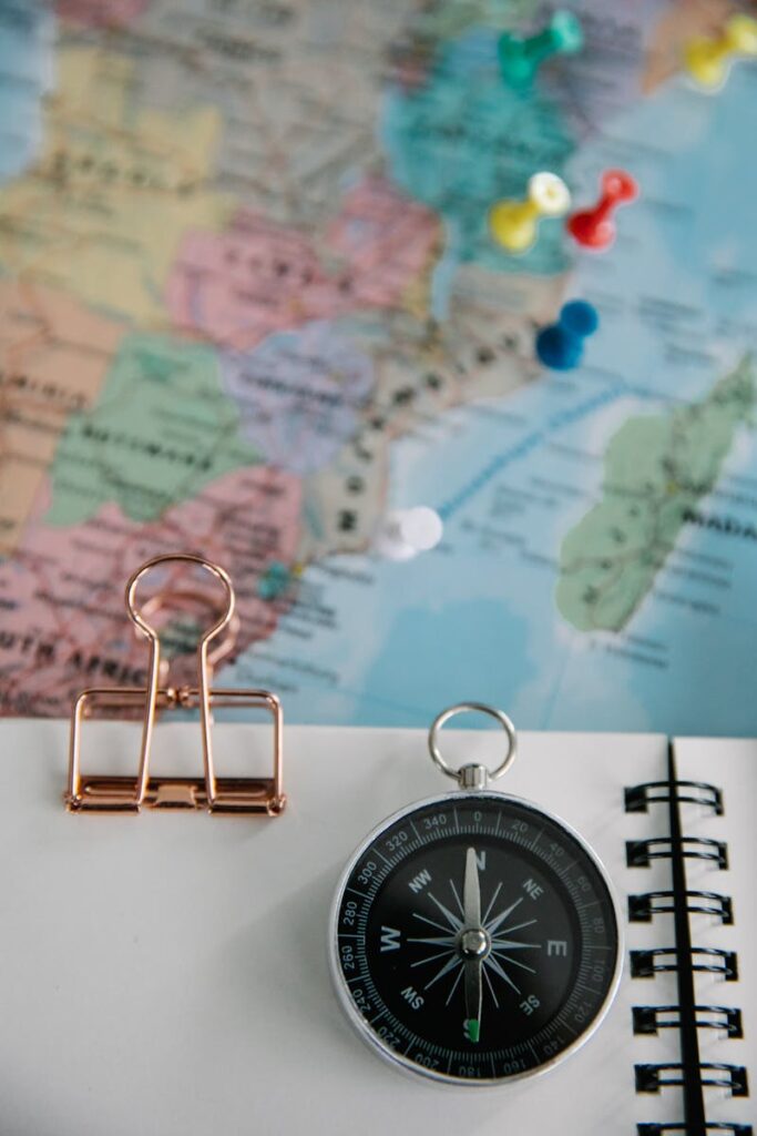 Ilustracja przedstawiająca analizę podróży klienta w kontekście akademickim